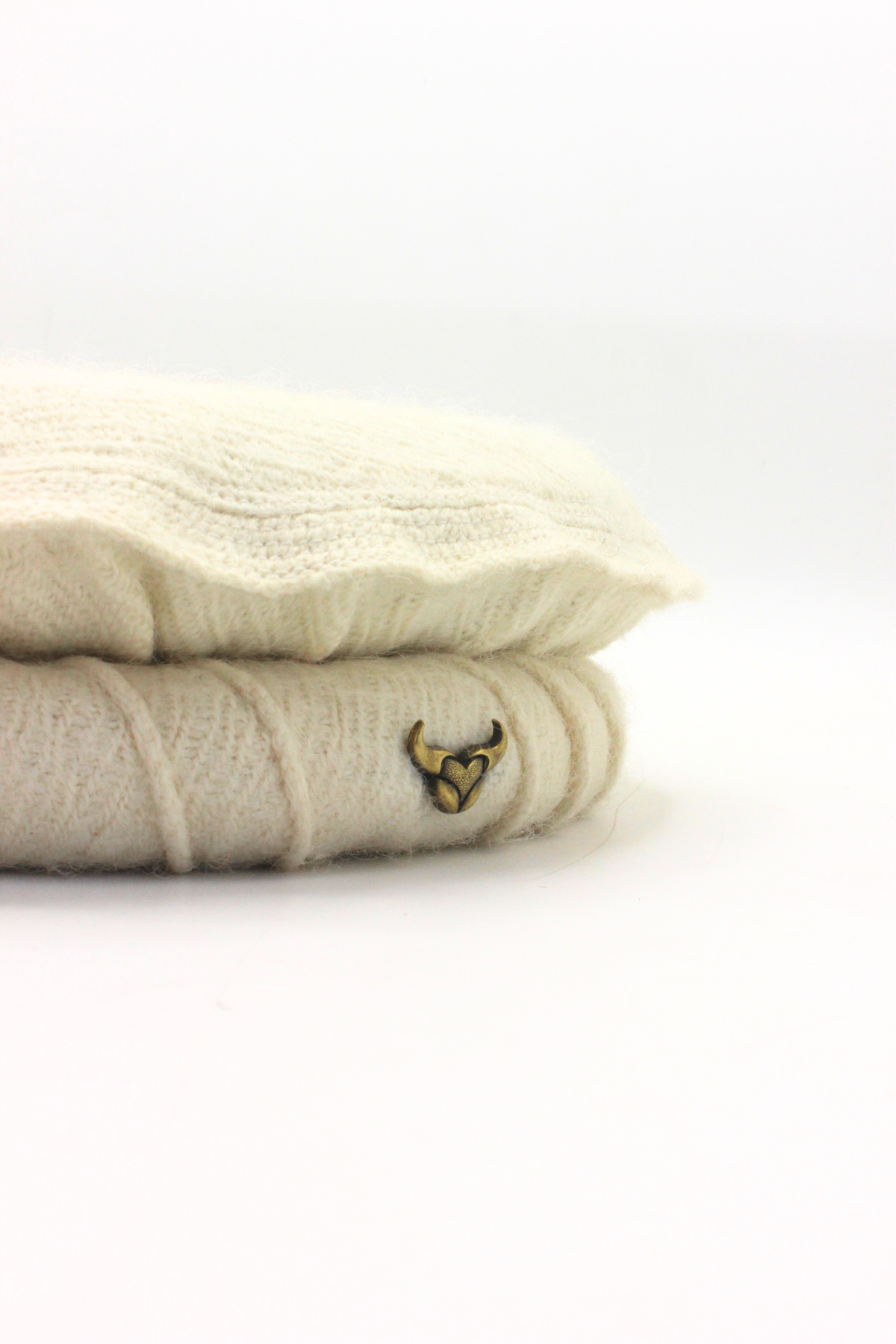 Luxury Hand Made Pure Woolen Off White Authentic Chitrali Pakol Cap by Rennuce