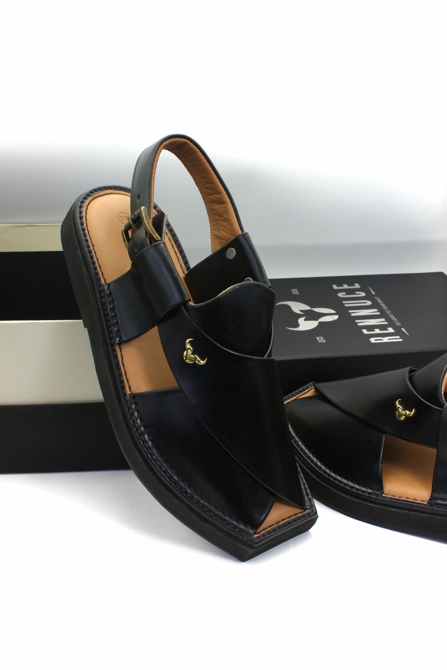 Luxury Black Authentic Peshawari Kaptaan Chappal by Rennuce