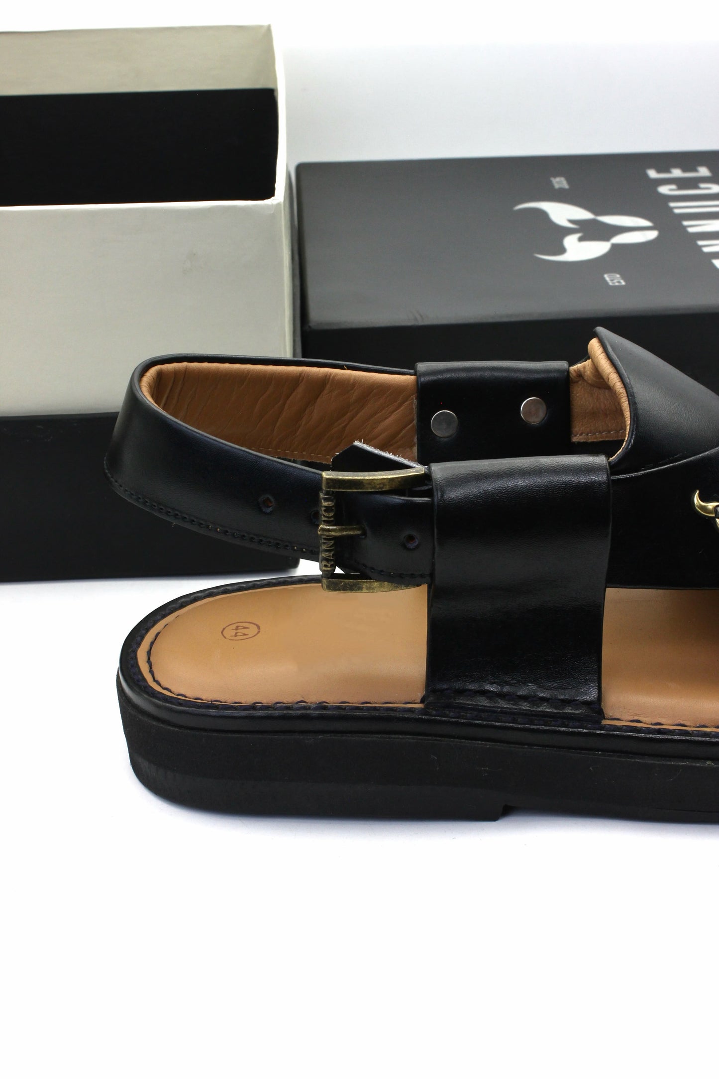 Luxury Black Authentic Peshawari Kaptaan Chappal by Rennuce