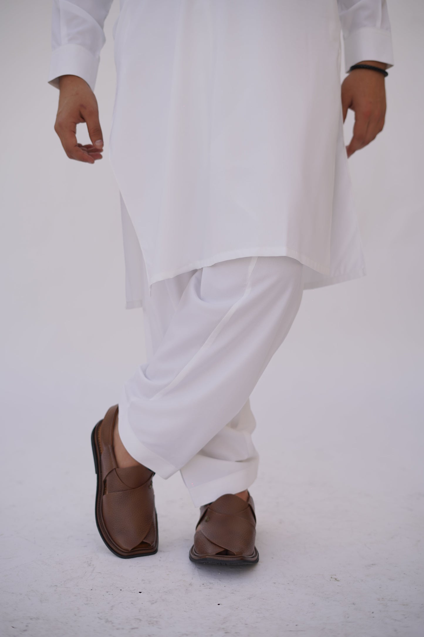Premium Quality Classic Off White Kameez Shalwar by Rennuce