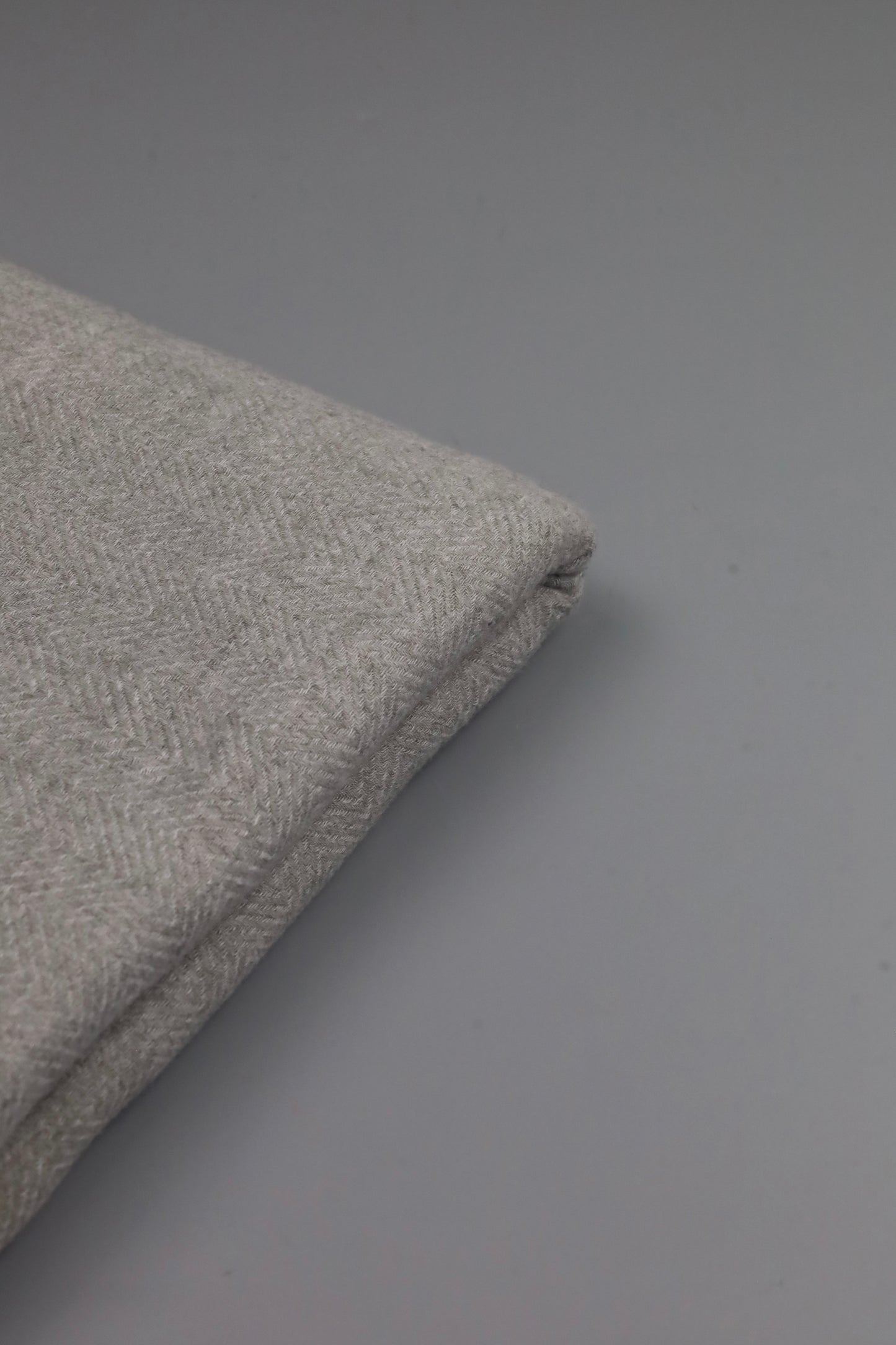 Premium Quality Extremely Soft Light Grey pure woolen Shawl by Rennuce